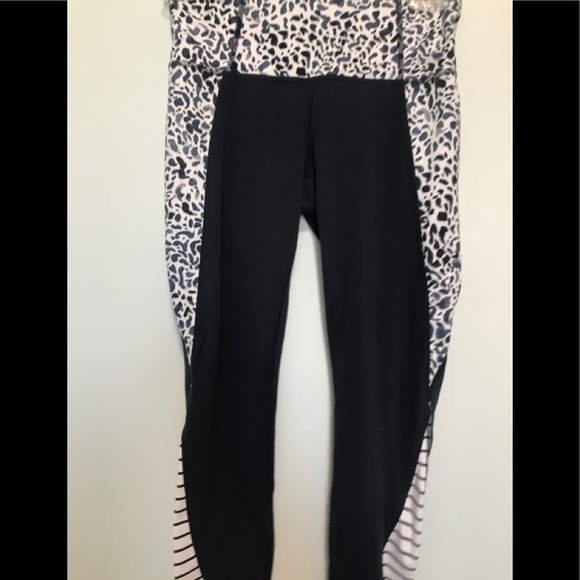 4. Athleta Navy Jaguar/Stripe Print Leggings XS - Picture 4 of 13
